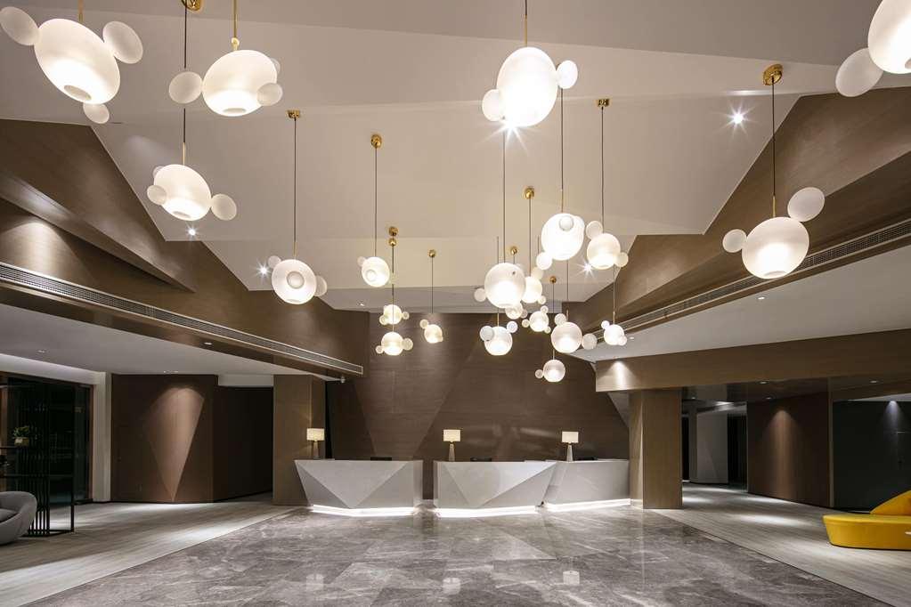 Ramada By Wyndham Yangzhou Slender West Lake Interior photo
